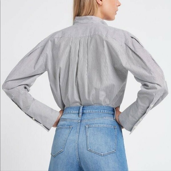 Excellent Condition Frame Pleated Clean Collar Shirt - Picture 12 of 12